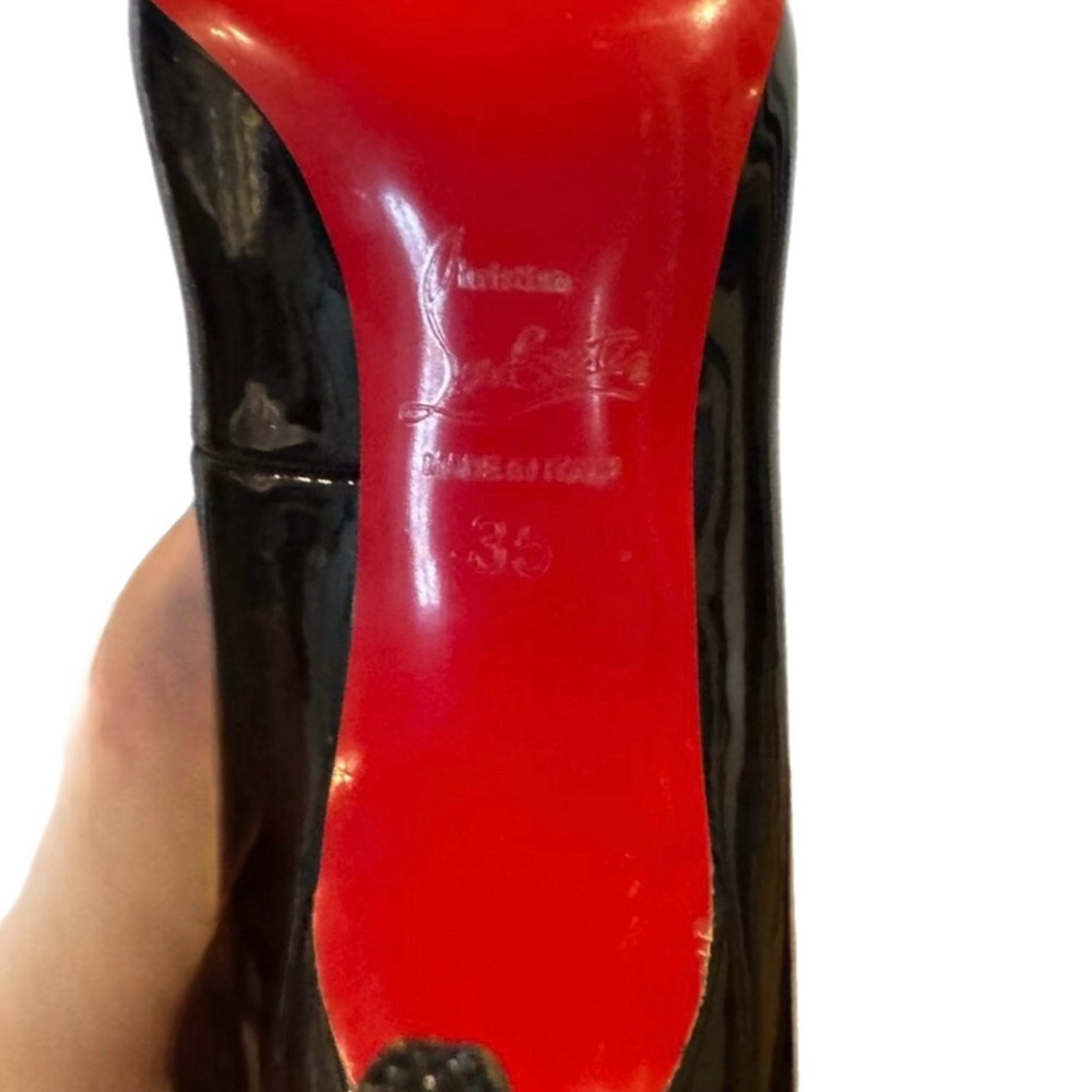Christian Louboutin Black and Red Patent Leather Heels 100
Only wore 2 times - Picture 3 of 4